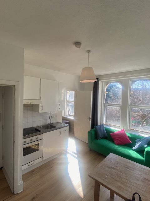 Flat Lennard Road in Greater London