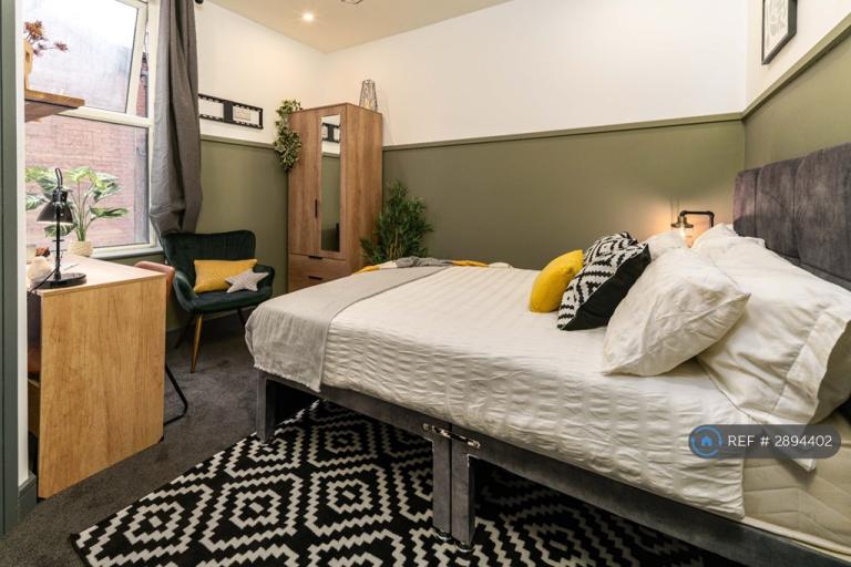 Room Chorley Road in Salford