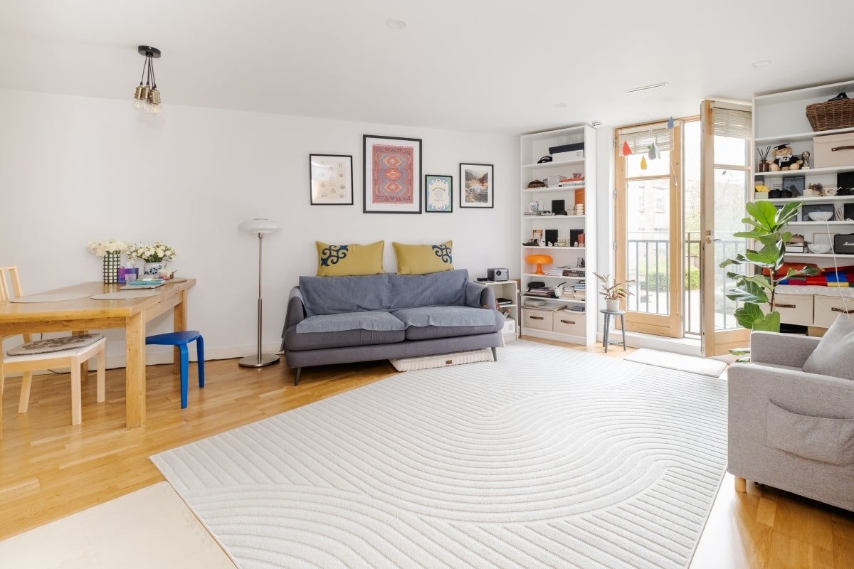 Flat Holloway Road in Greater London
