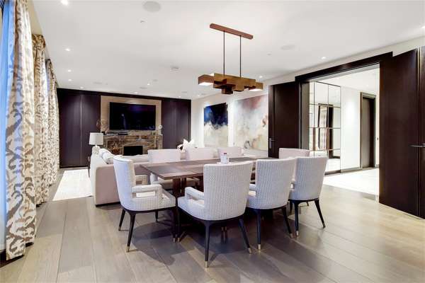 Flat Cheval Place in Greater London
