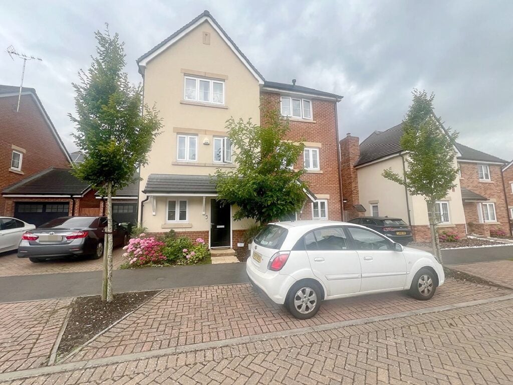 House Warbler Road in Hart