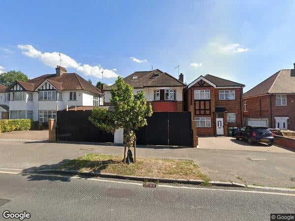Flat Whitchurch Lane in Greater London