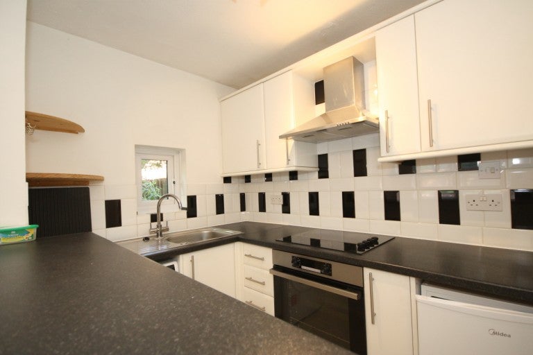 Flat Hurlford in Woking