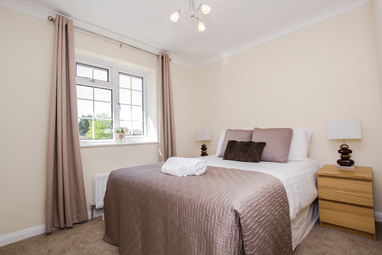 Flat Williams Way in Crawley
