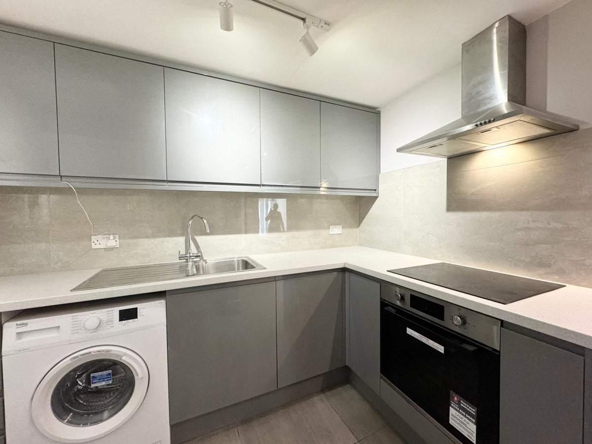 Flat Brecknock Road in Greater London
