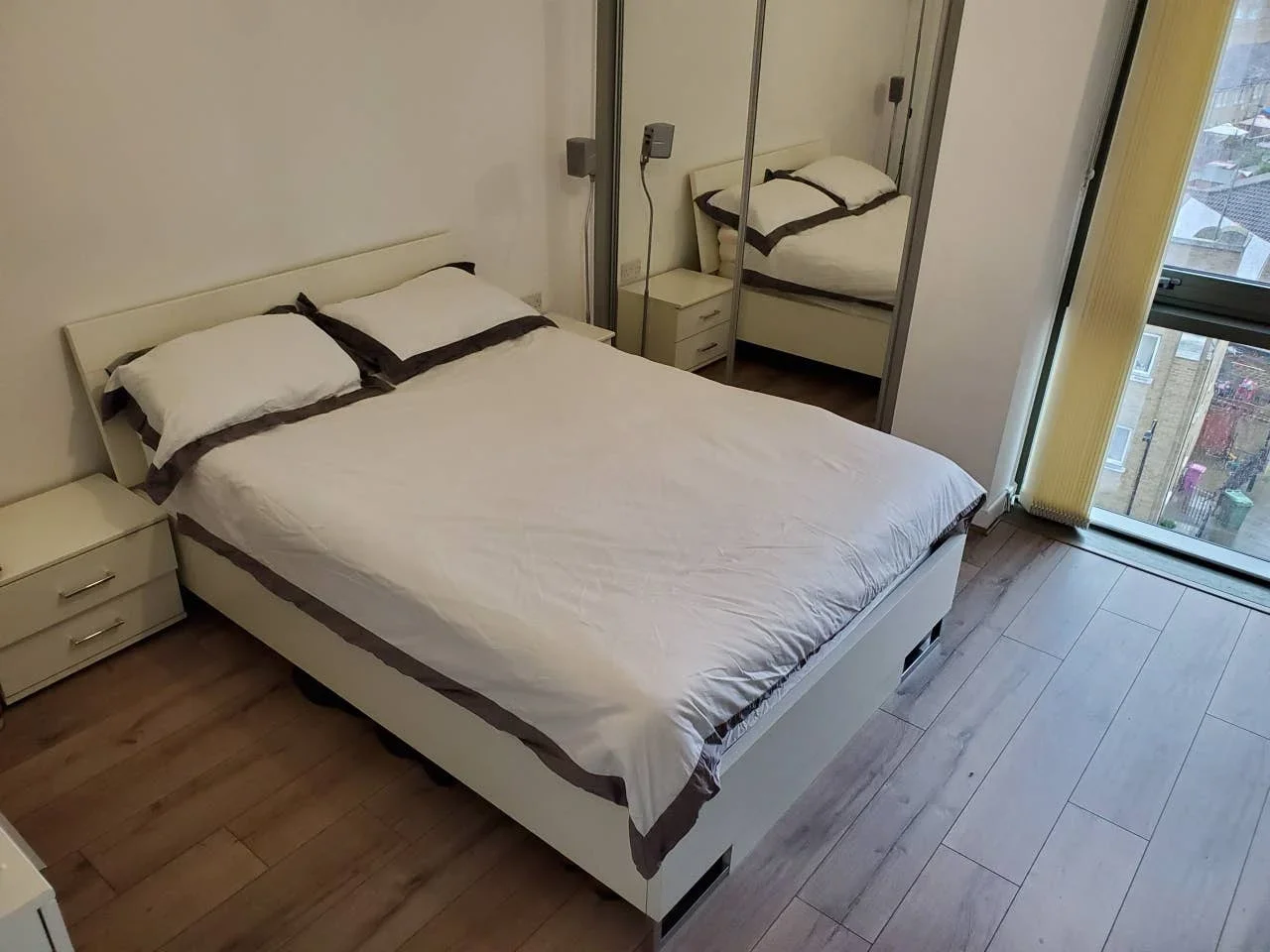 Flat Ben Jonson Road in Greater London