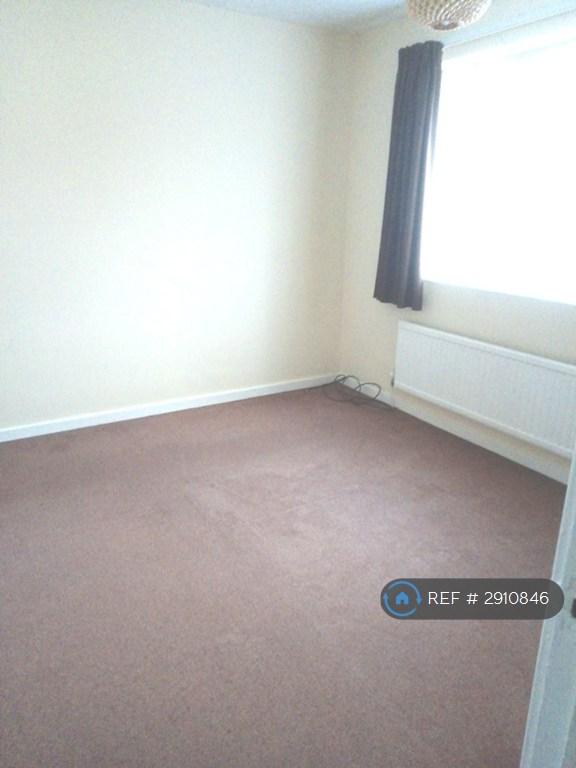 Flat Sycamore Close in Ipswich