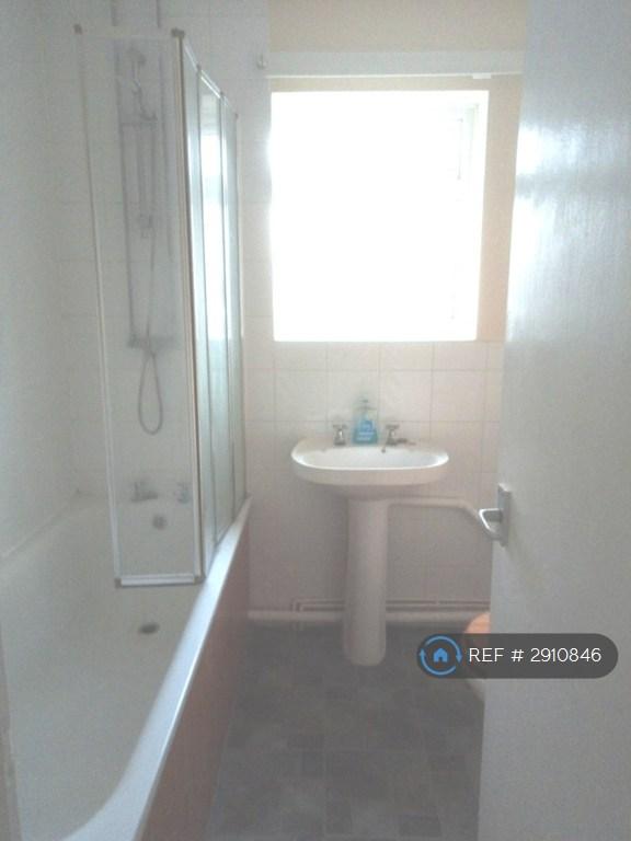 Flat Sycamore Close in Ipswich