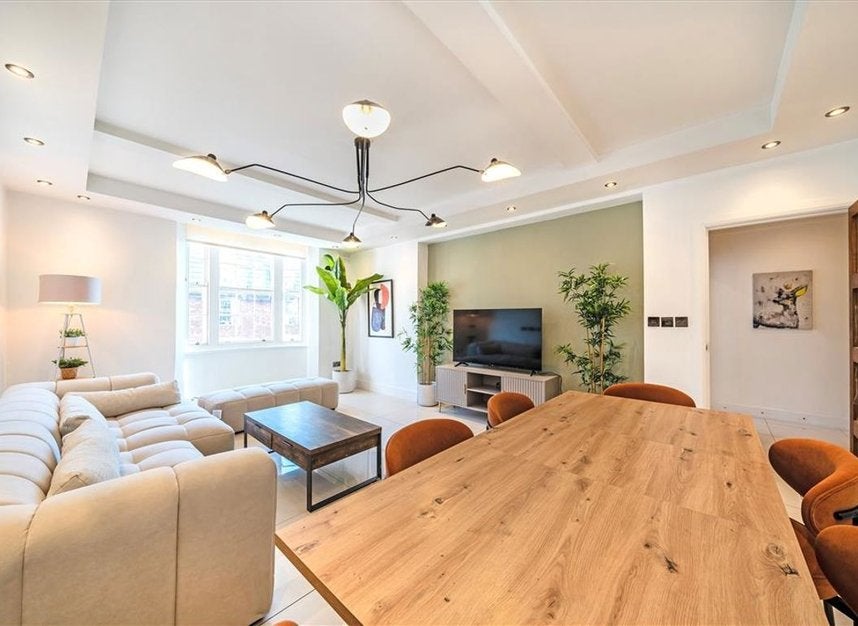 Flat Queensway in City of Westminster
