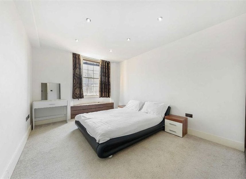Flat Queensway in City of Westminster