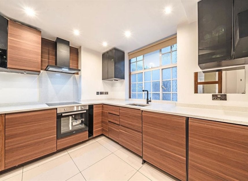 Flat Queensway in City of Westminster