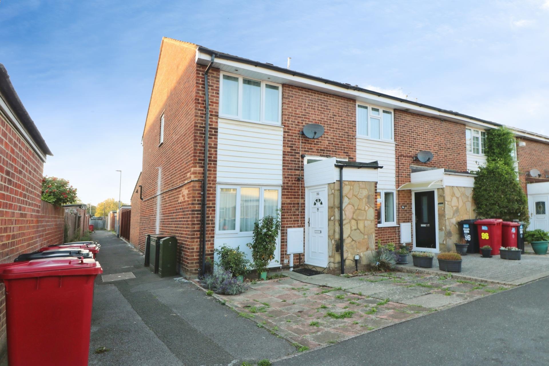 House Severn Crescent in Slough