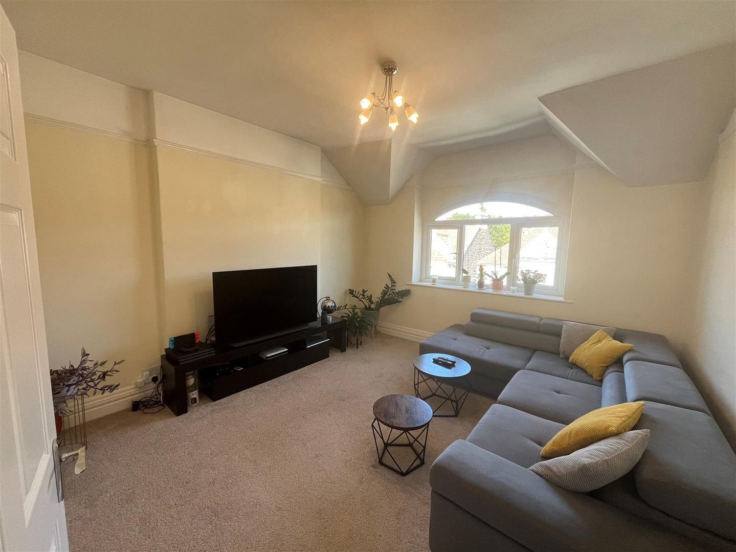 Flat Trevelyan Road in Weston-super-Mare