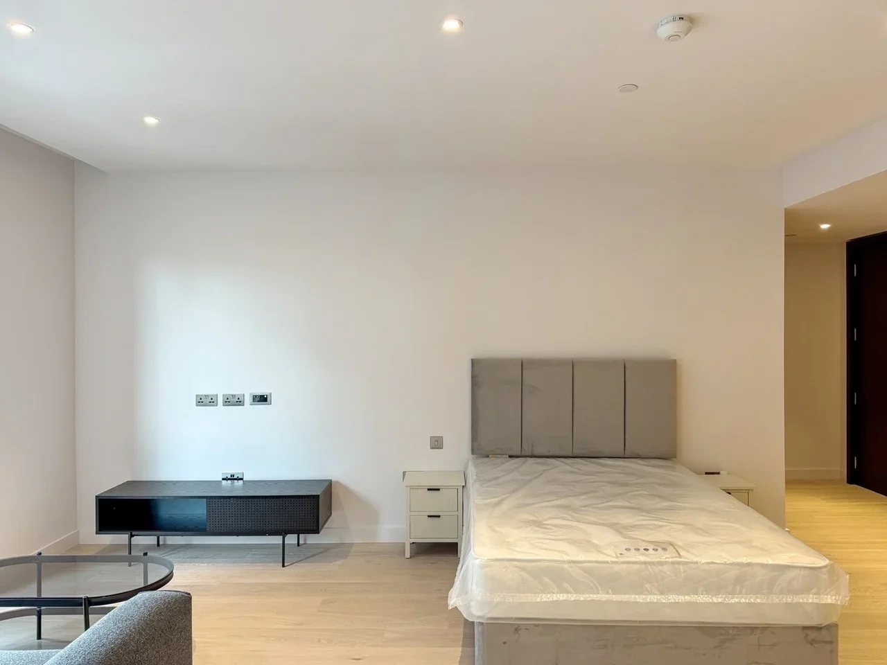 Flat Princess Louise Close in City of Westminster