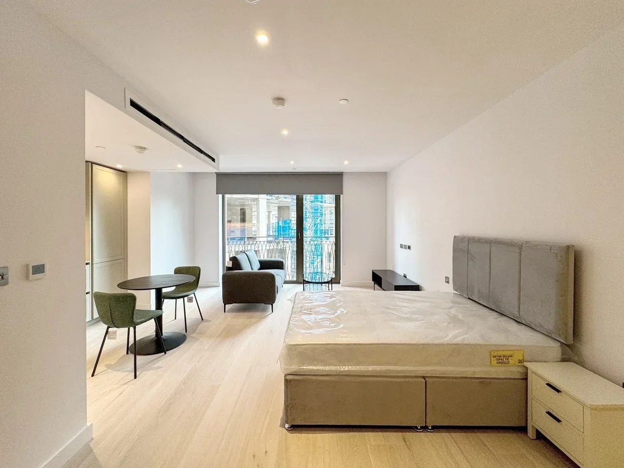Flat Princess Louise Close in City of Westminster