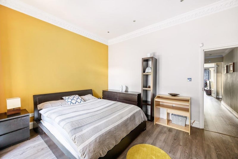 Room Hamilton Road in Greater London