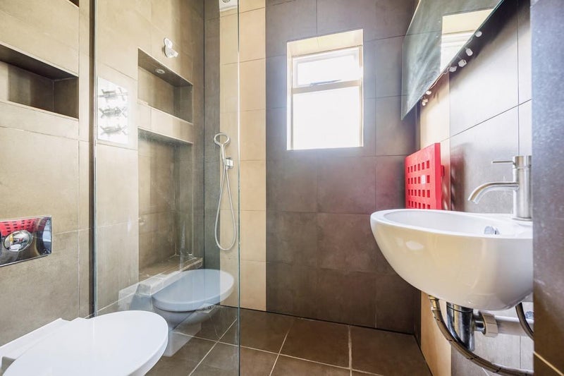 Room Hamilton Road in Greater London