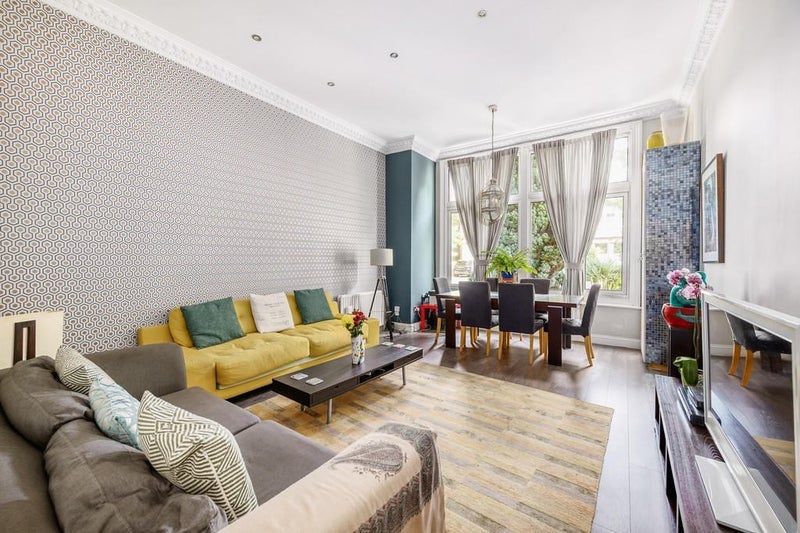 Room Hamilton Road in Greater London