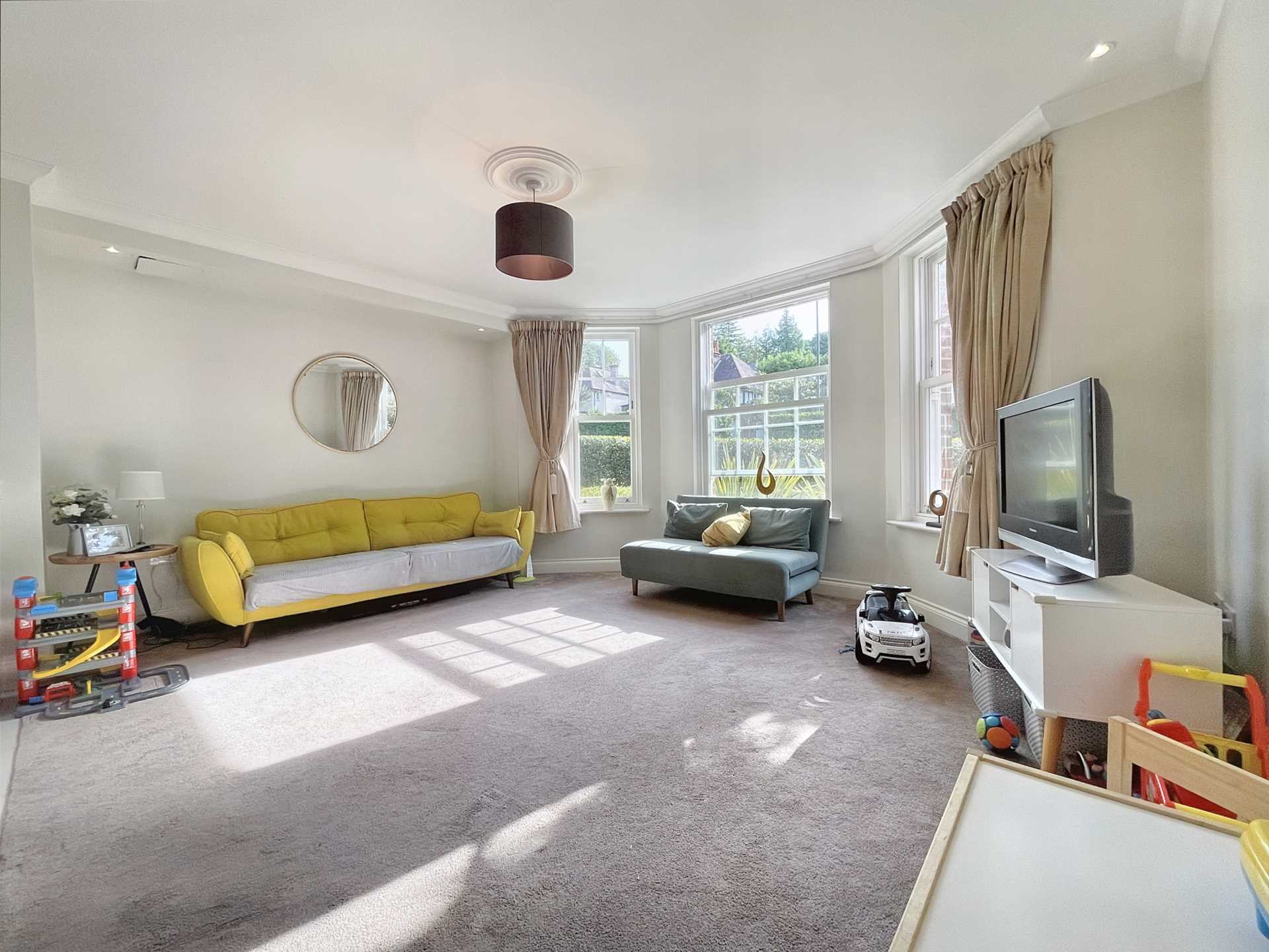 Flat Branksome Wood Road in Bournemouth