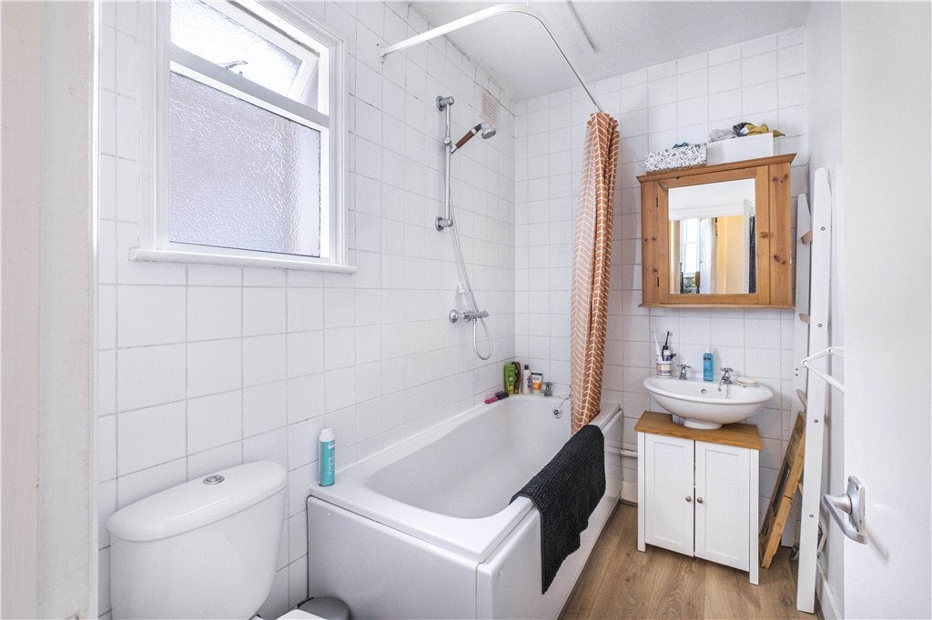 Flat Josephine Avenue in Greater London