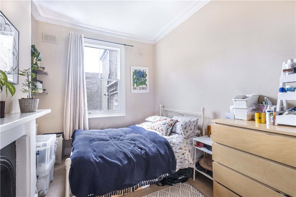 Flat Josephine Avenue in Greater London