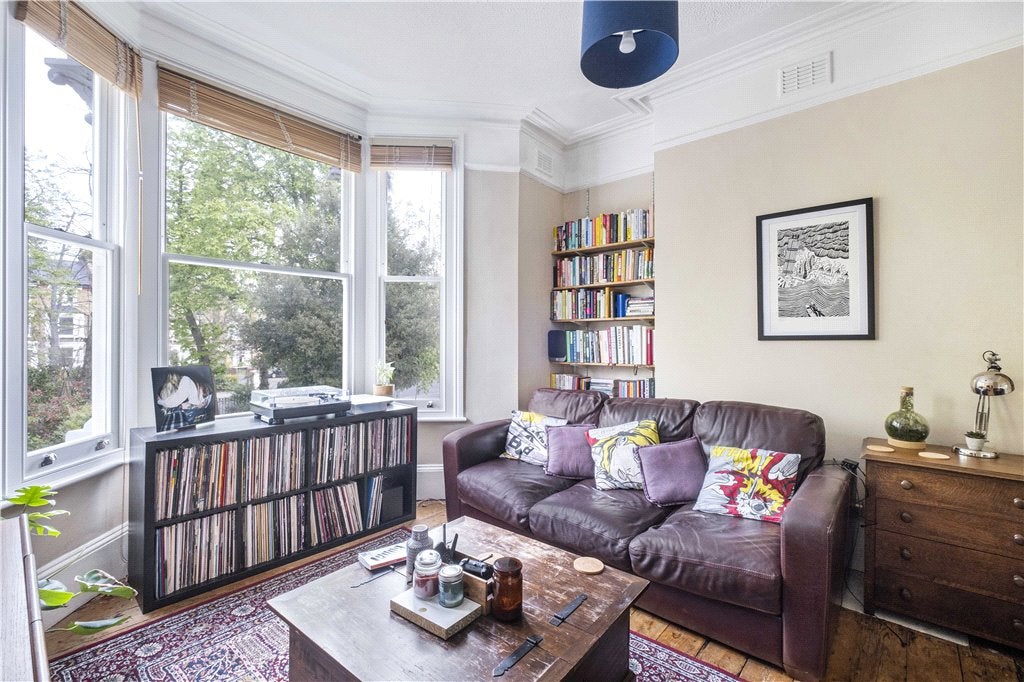 Flat Josephine Avenue in Greater London