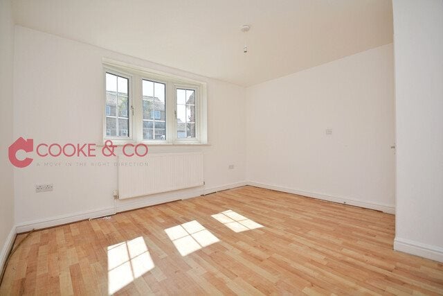 Flat Hadlow Drive in Margate