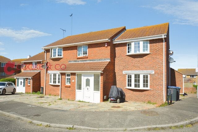 Flat Hadlow Drive in Margate