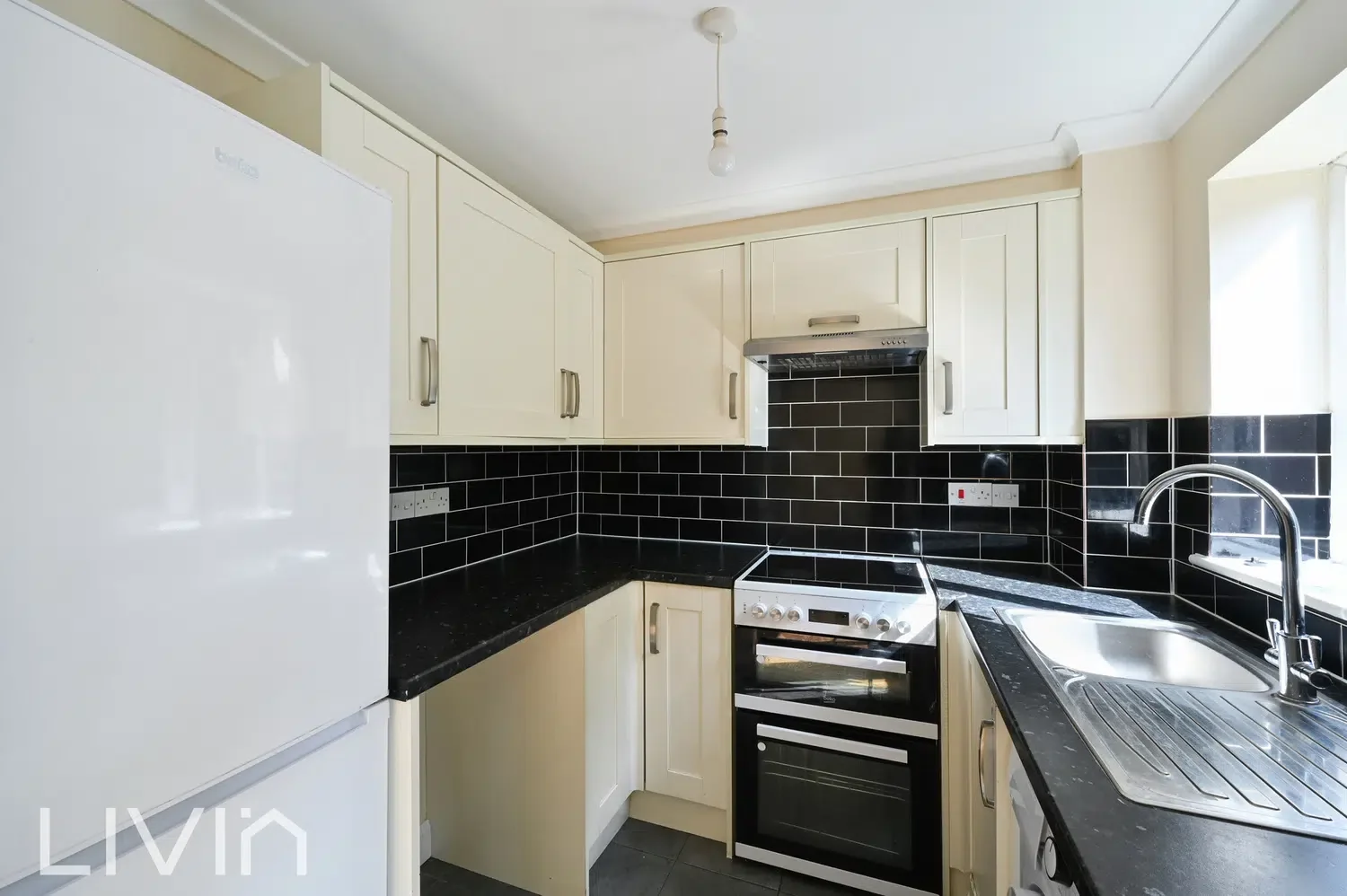 Flat Muggeridge Close in Greater London
