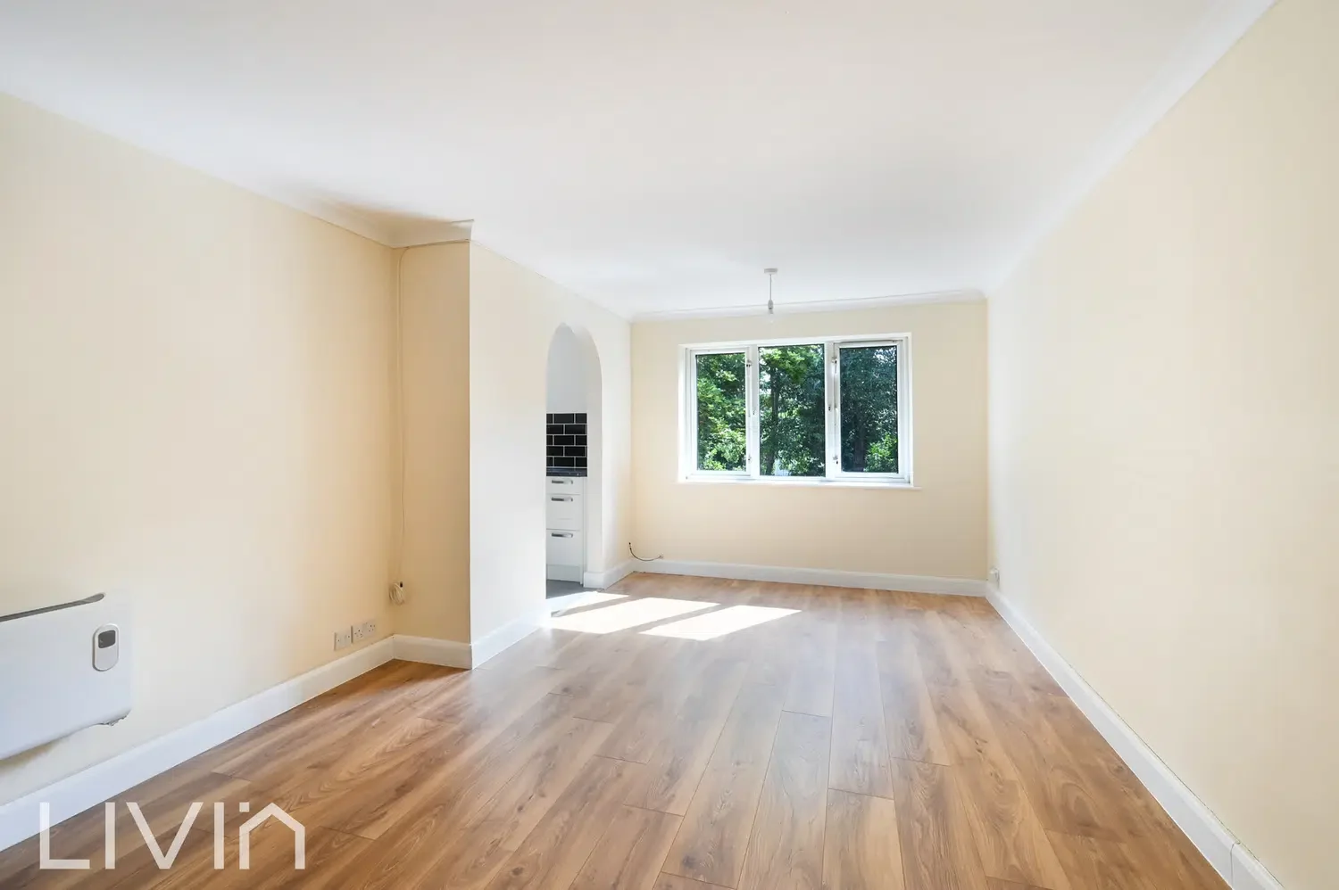 Flat Muggeridge Close in Greater London