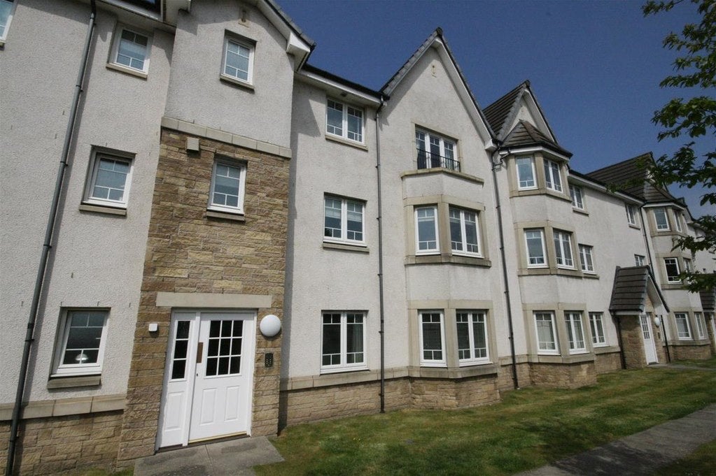 Flat McCartney Road in Larbert