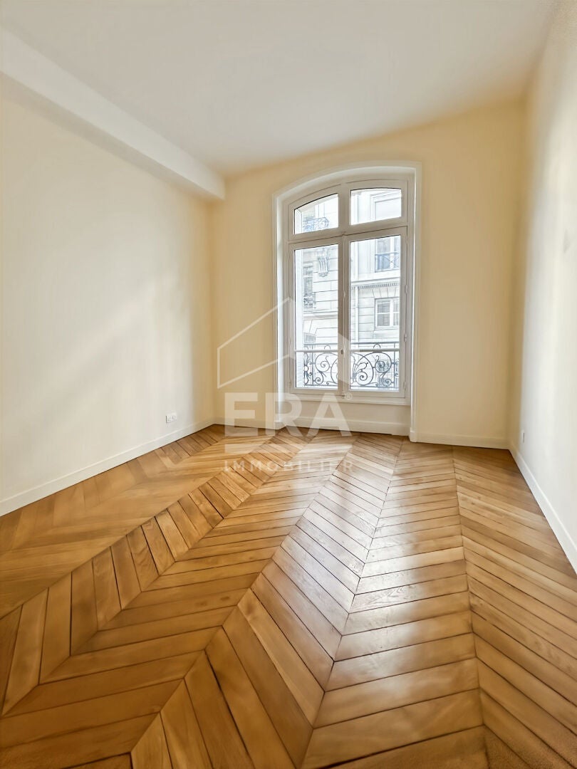 Appartement Rue de Bellechasse à Paris