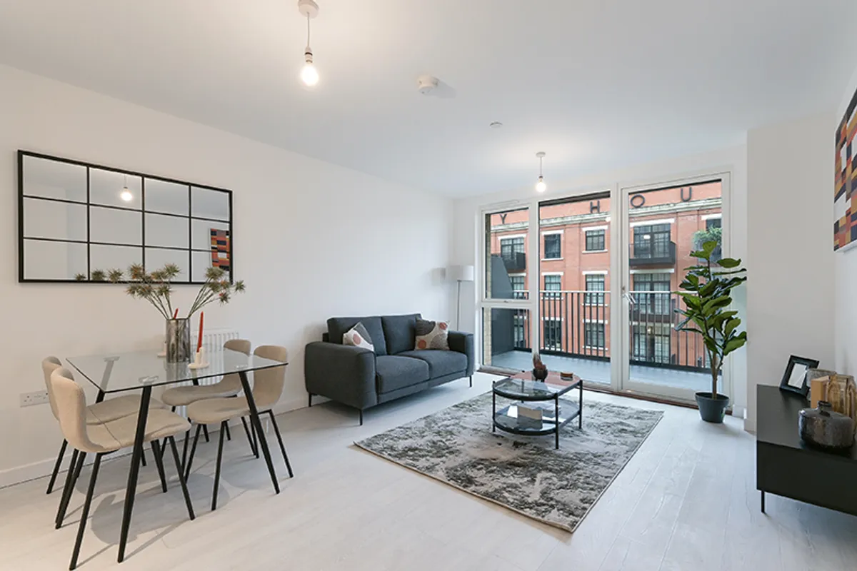 Flat Nestle's Avenue in Greater London