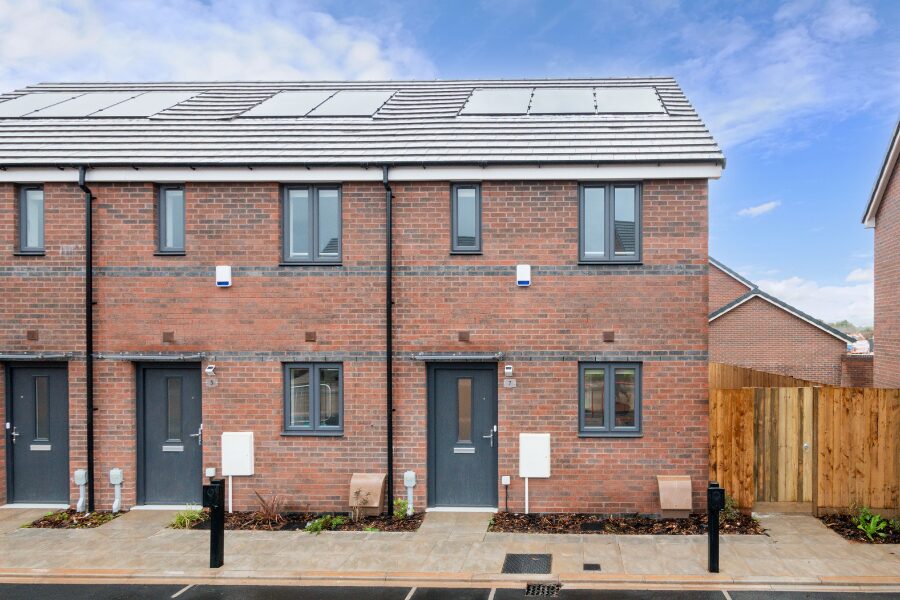 Flat Chestnut Way in Newton Poppleford and Harpford