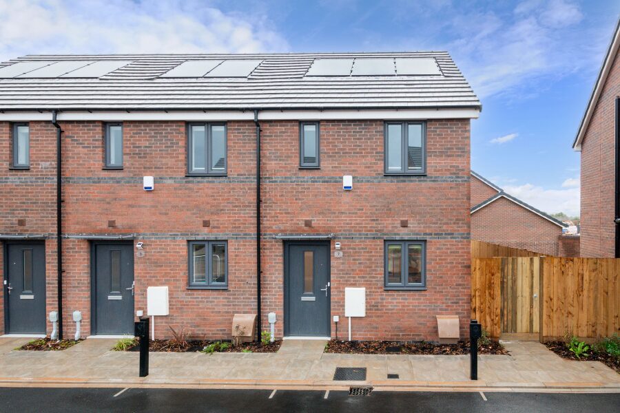Flat Chestnut Way in Newton Poppleford and Harpford