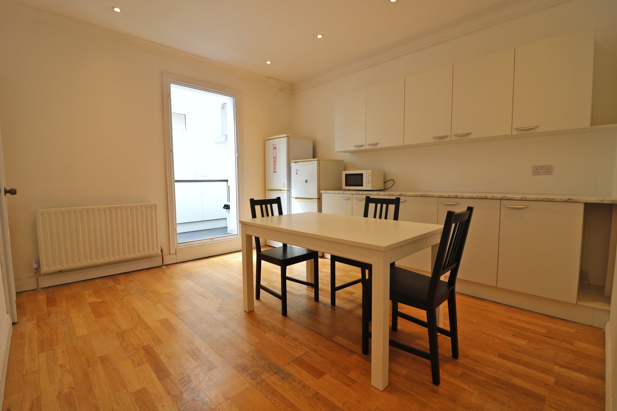 Room Baillies Walk in Greater London