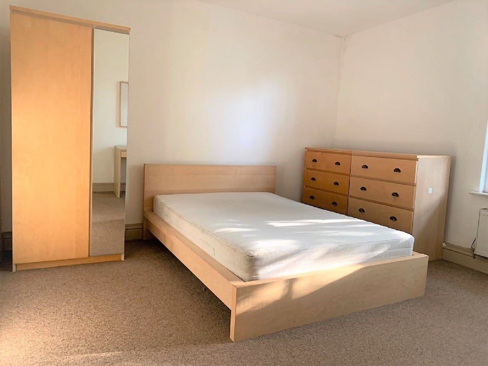 Flat Gunton Road in Greater London