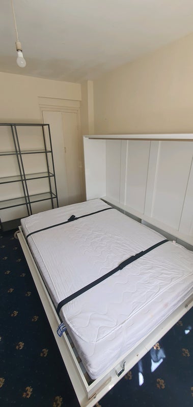 Room Well Street in Greater London