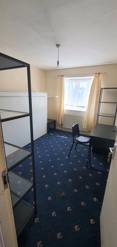 Room Well Street in Greater London