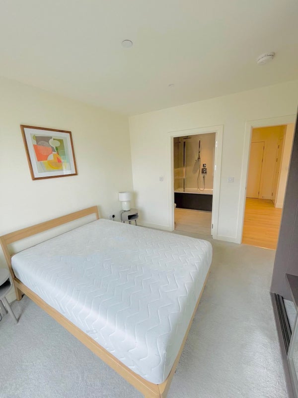 Room No 1 Street in Greater London