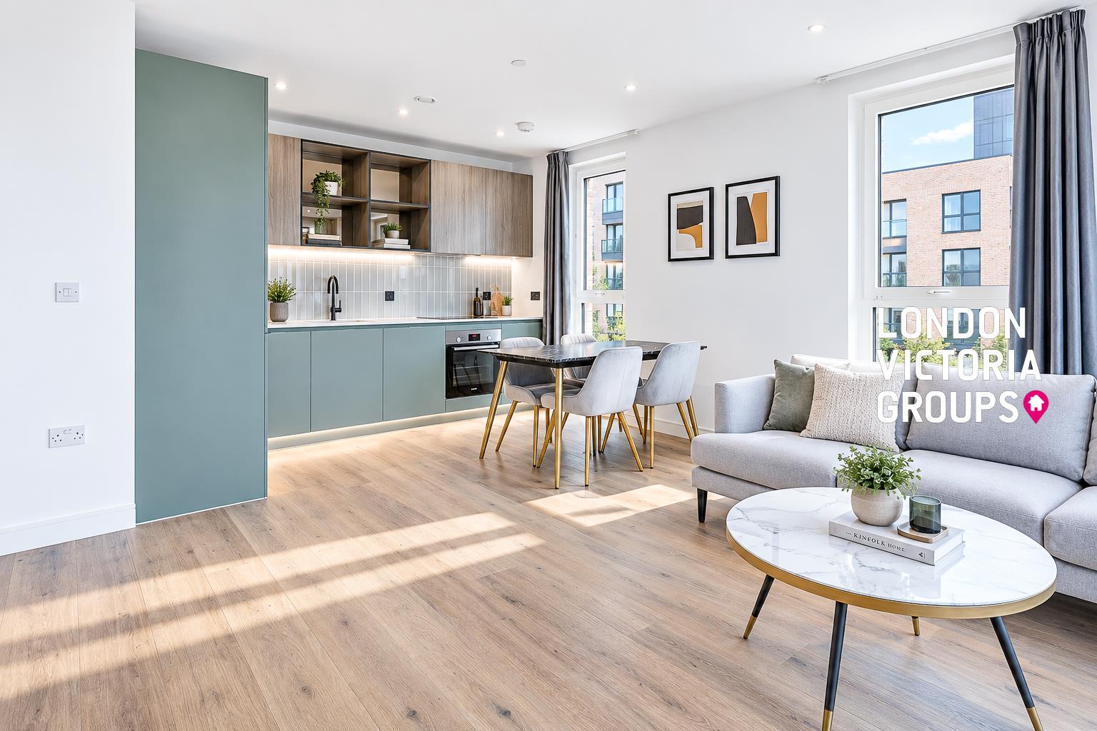 Flat Cedrus Avenue in Greater London