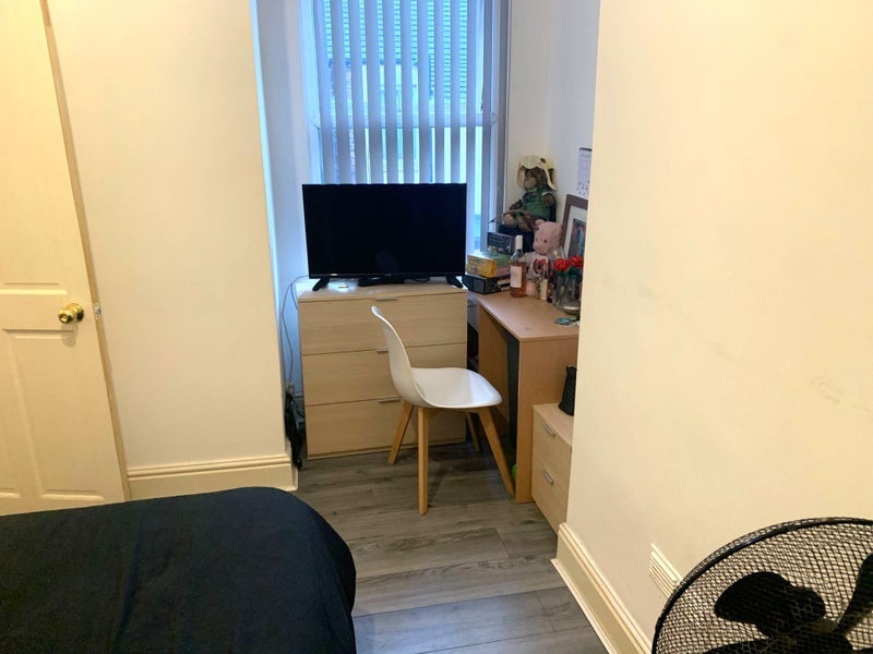 Room Saxony Road in Liverpool