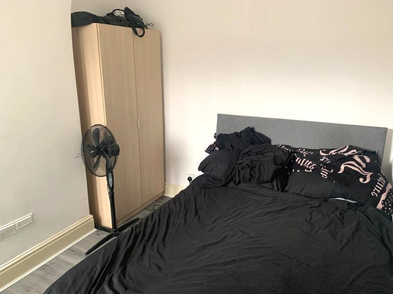Room Saxony Road in Liverpool