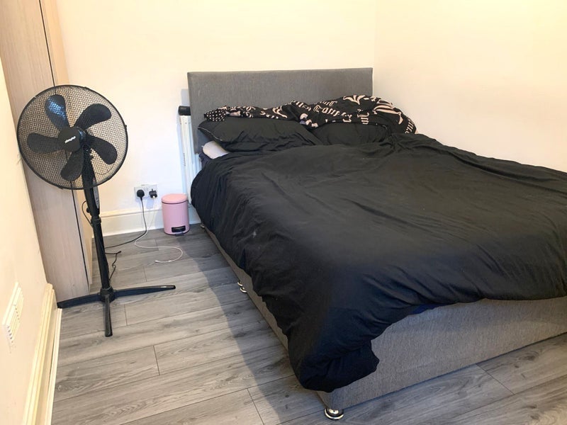 Room Saxony Road in Liverpool