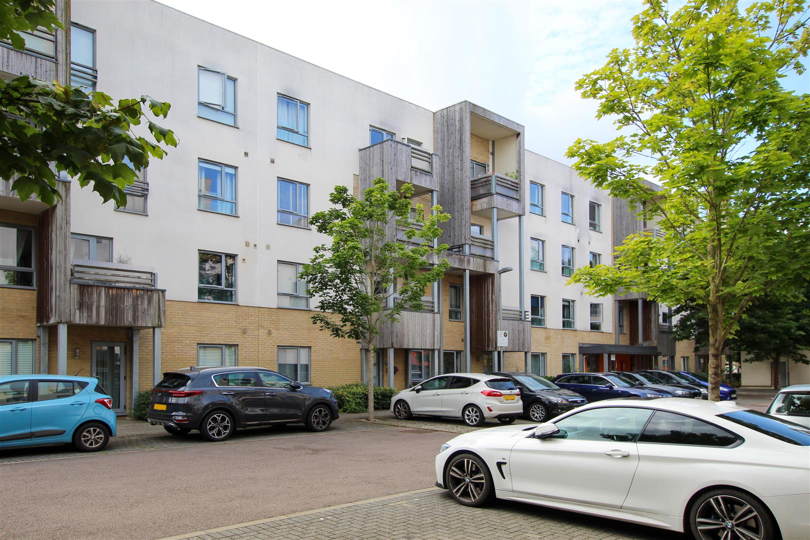 Flat Glenalmond Avenue in Cambridge