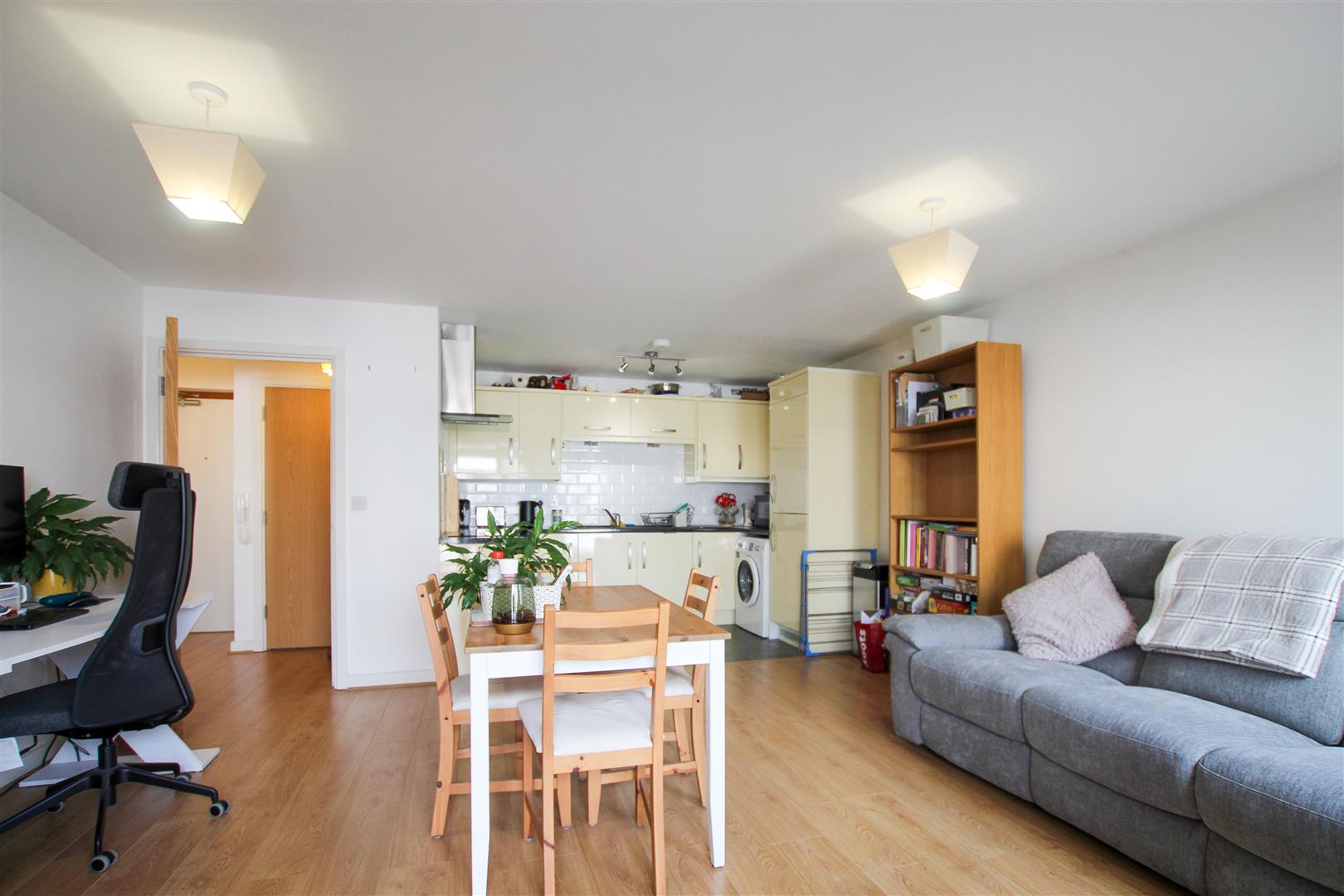 Flat Glenalmond Avenue in Cambridge