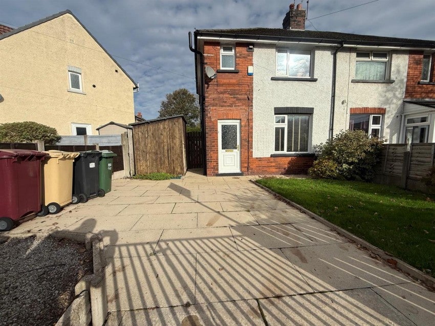 Flat Bleak Street in Bolton