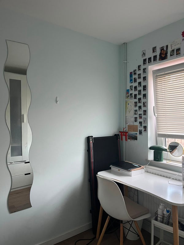 Room Beverley Mews in Crawley