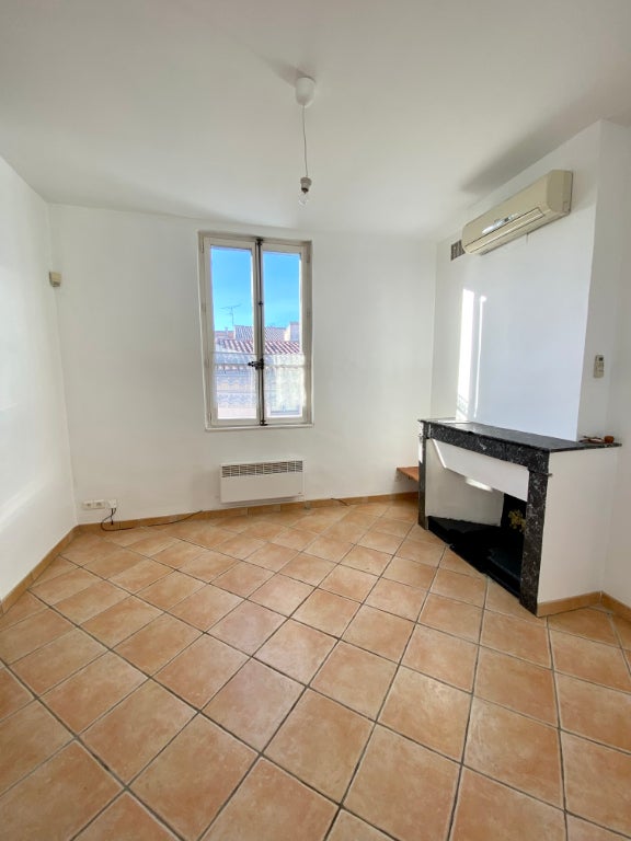 Flat Rue Nationale in Nîmes