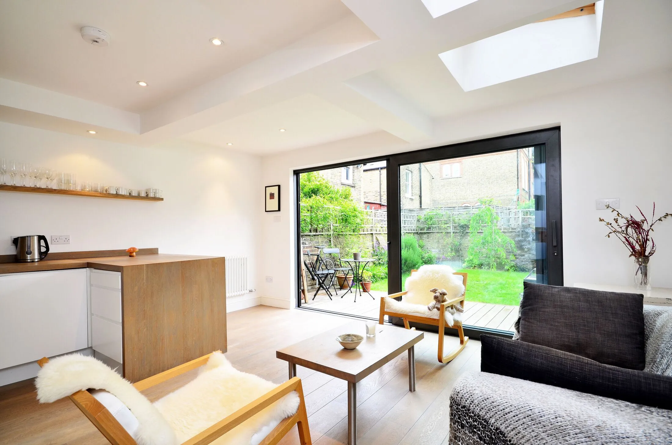 Flat Grayshott Road in Greater London